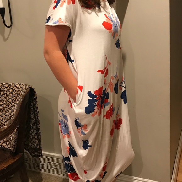 Annabelle Dresses & Skirts - Dresses